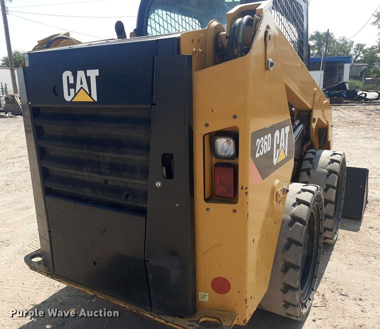 image for item DO3076 2015 Caterpillar 236D  skid steer loader