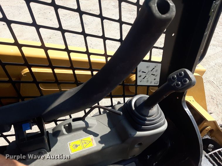 image for item DO3076 2015 Caterpillar 236D  skid steer loader