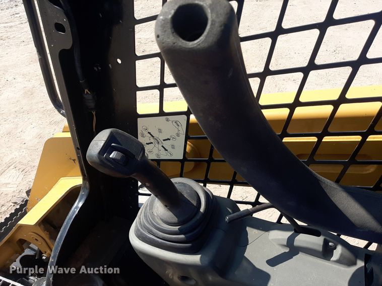 image for item DO3076 2015 Caterpillar 236D  skid steer loader