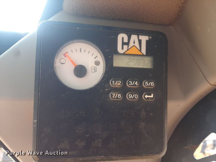 image for item DO3076 2015 Caterpillar 236D  skid steer loader