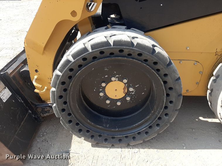 image for item DO3076 2015 Caterpillar 236D  skid steer loader