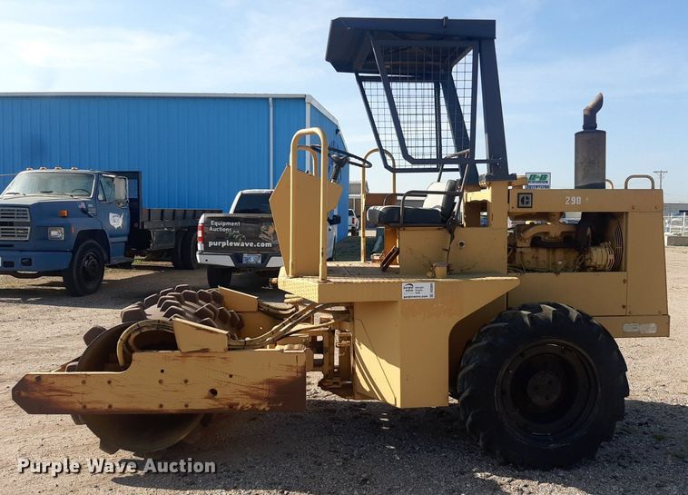 image for item DO3099 1989 Caterpillar CP-323 single drum vibratory roller