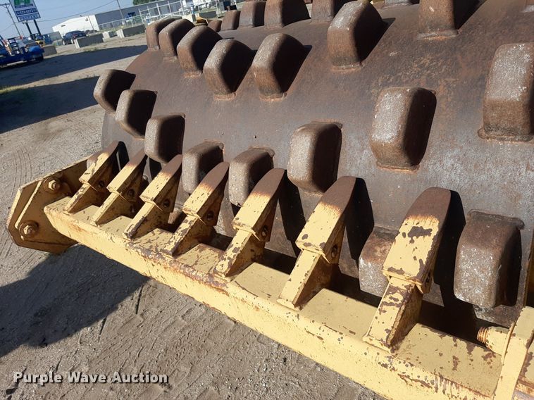 image for item DO3099 1989 Caterpillar CP-323 single drum vibratory roller