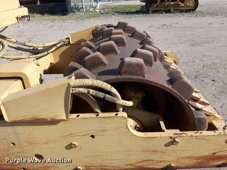 image for item DO3099 1989 Caterpillar CP-323 single drum vibratory roller