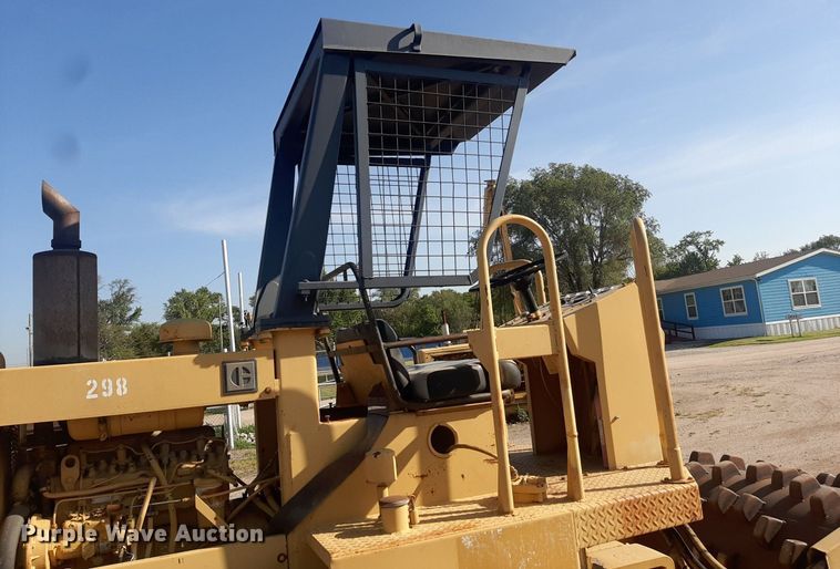 image for item DO3099 1989 Caterpillar CP-323 single drum vibratory roller