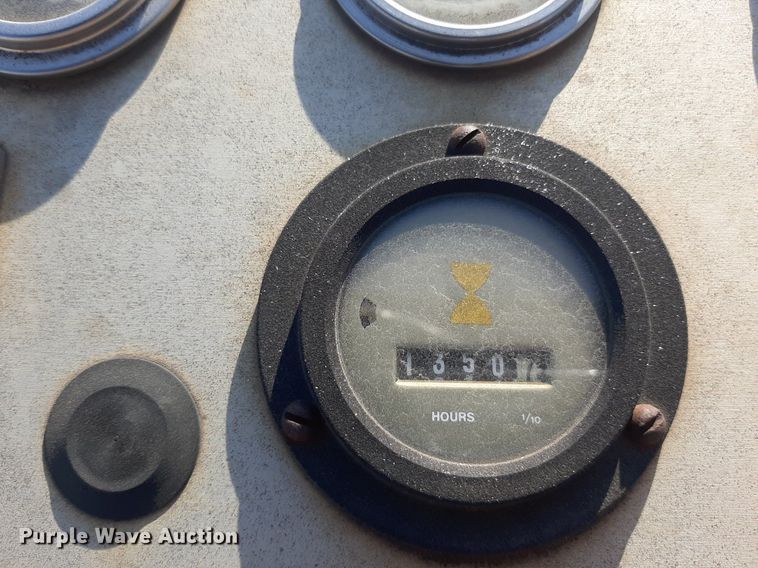 image for item DO3099 1989 Caterpillar CP-323 single drum vibratory roller