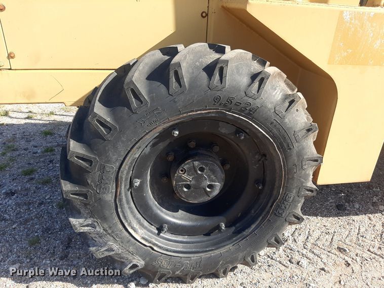 image for item DO3099 1989 Caterpillar CP-323 single drum vibratory roller