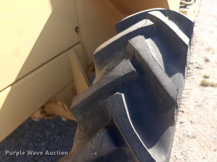 image for item DO3099 1989 Caterpillar CP-323 single drum vibratory roller