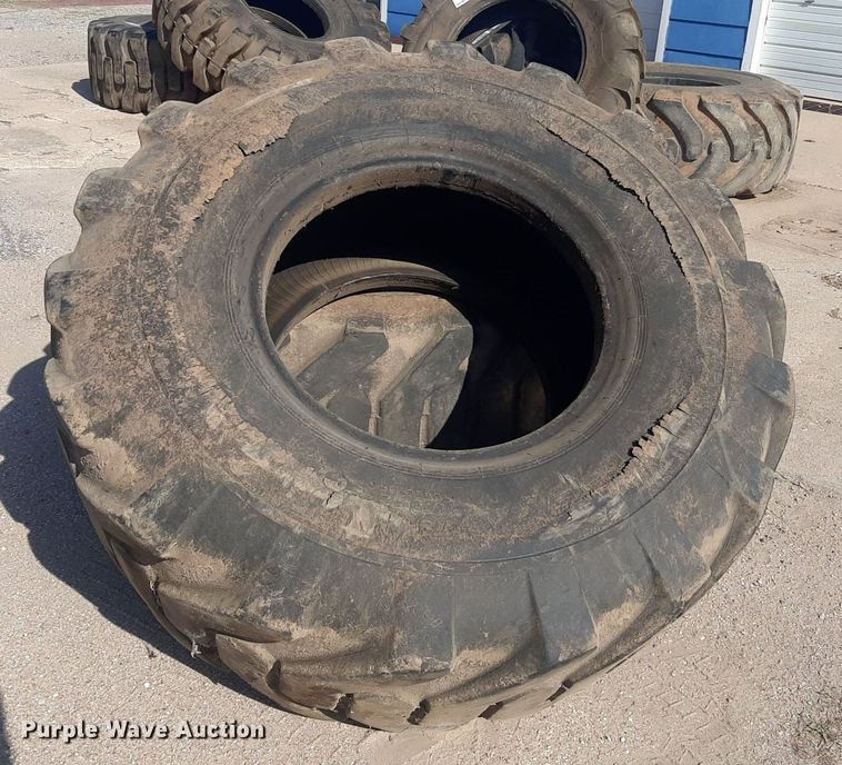 image for item DO3104 (2) 20.5x25 Toyo tires