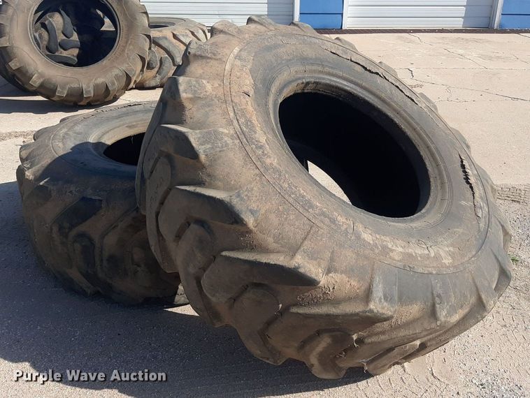 image for item DO3104 (2) 20.5x25 Toyo tires