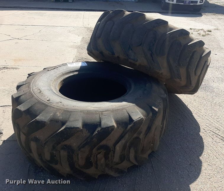 image for item DO3104 (2) 20.5x25 Toyo tires