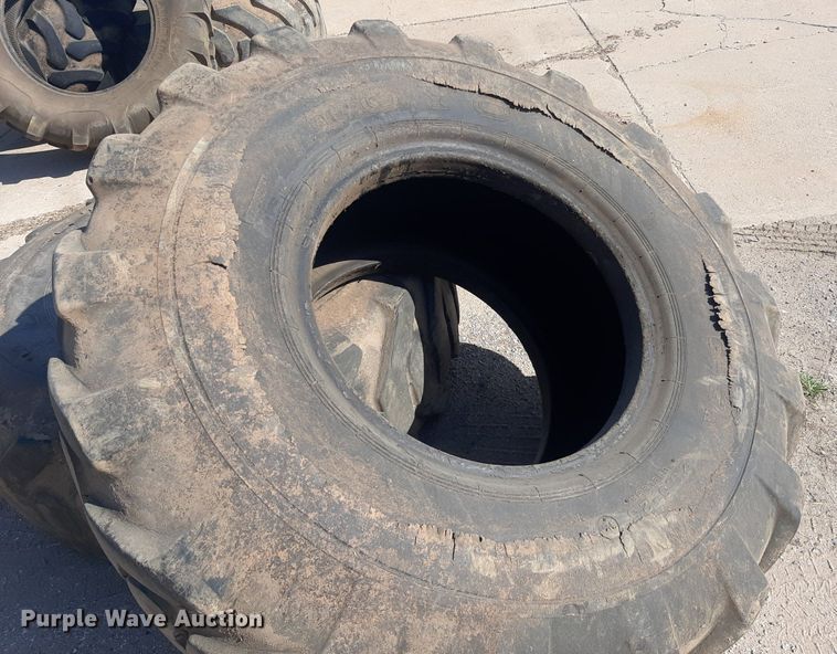 image for item DO3104 (2) 20.5x25 Toyo tires