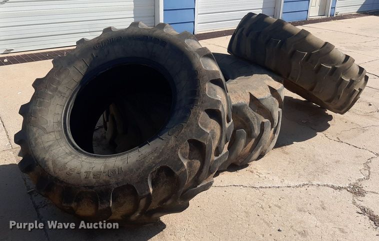 image for item DO3105 (3) tires