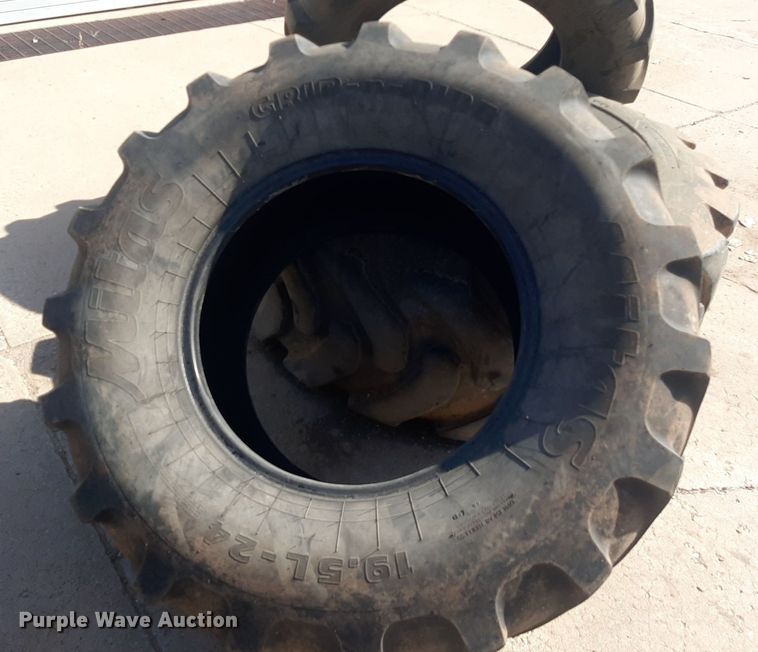 image for item DO3105 (3) tires