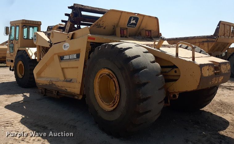 image for item DO3107 1994 John Deere 862B  elevating scraper