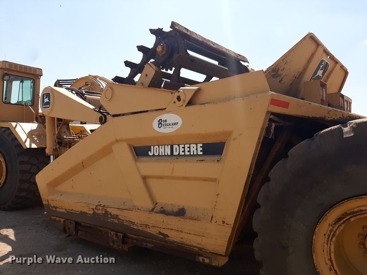 image for item DO3107 1994 John Deere 862B  elevating scraper