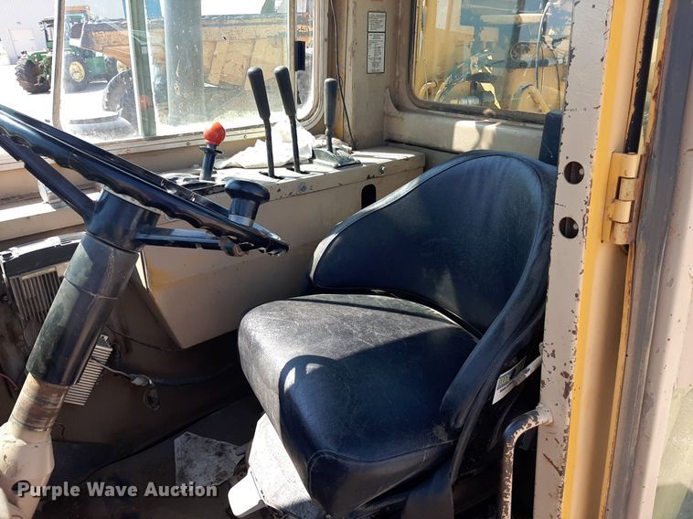 image for item DO3107 1994 John Deere 862B  elevating scraper