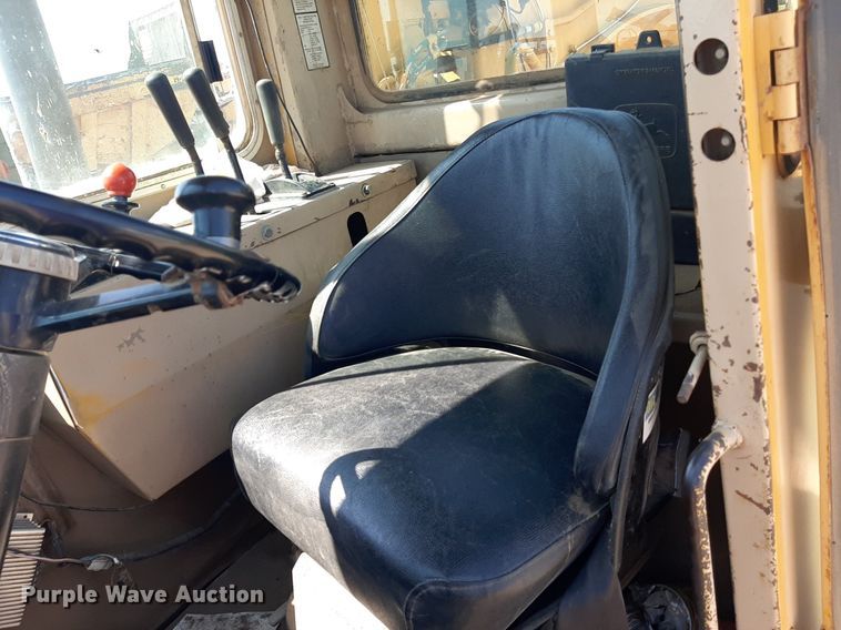 image for item DO3107 1994 John Deere 862B  elevating scraper