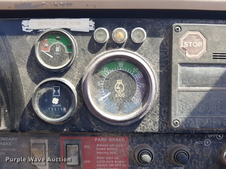 image for item DO3107 1994 John Deere 862B  elevating scraper