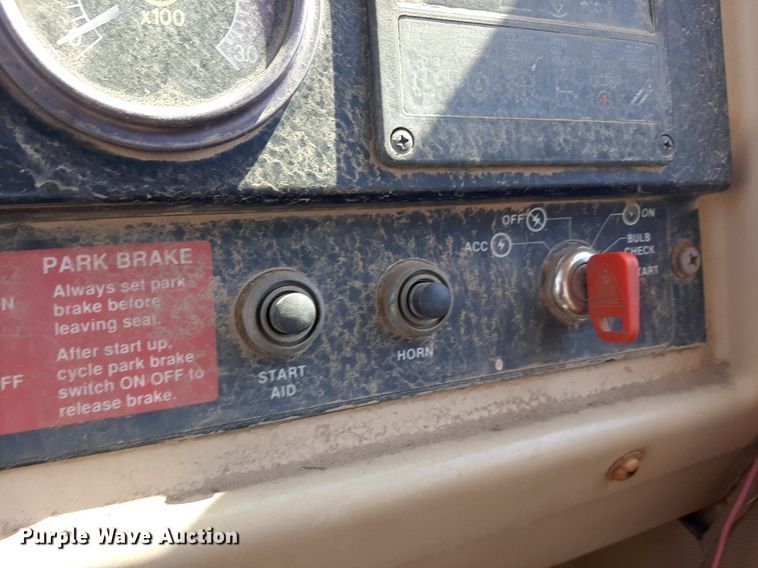 image for item DO3107 1994 John Deere 862B  elevating scraper