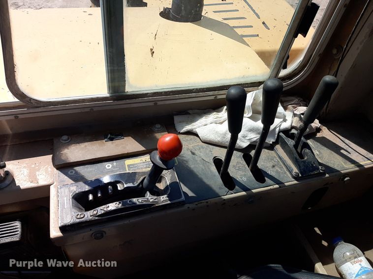 image for item DO3107 1994 John Deere 862B  elevating scraper