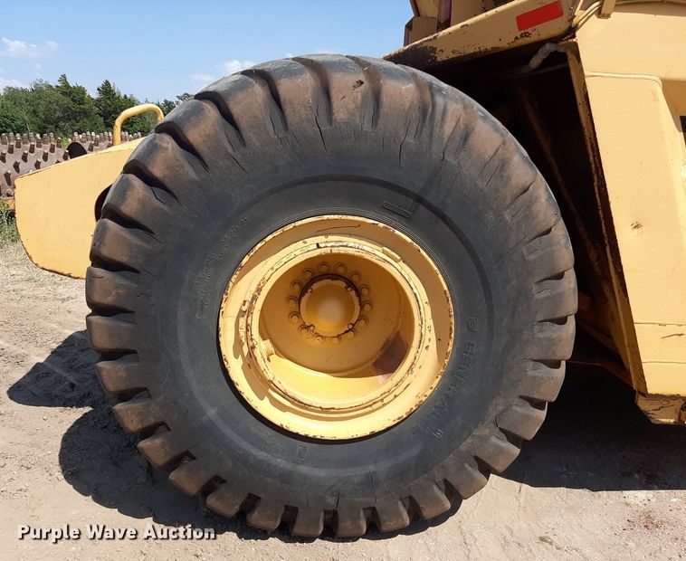 image for item DO3107 1994 John Deere 862B  elevating scraper