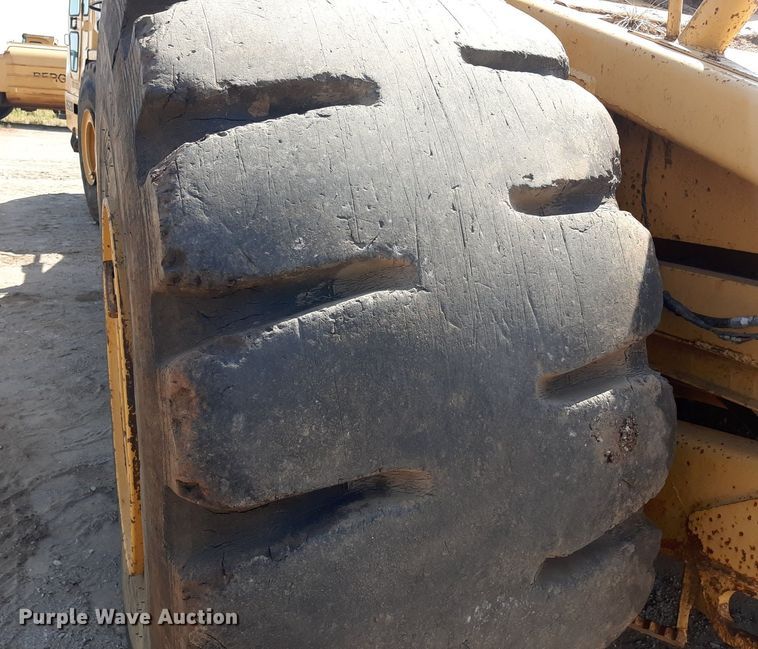 image for item DO3107 1994 John Deere 862B  elevating scraper