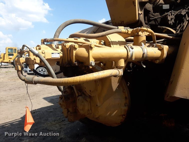 image for item DO3108 1998 Caterpillar 623F  elevating scraper