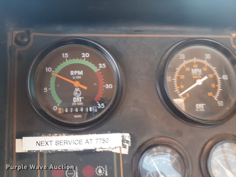 image for item DO3108 1998 Caterpillar 623F  elevating scraper