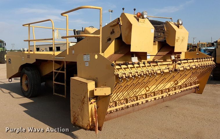 image for item DO3119 Etnyre FWD  chip spreader