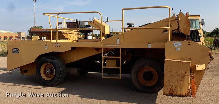 image for item DO3119 Etnyre FWD  chip spreader