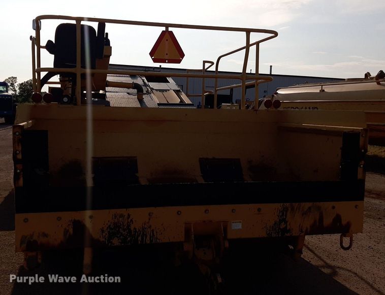 image for item DO3119 Etnyre FWD  chip spreader