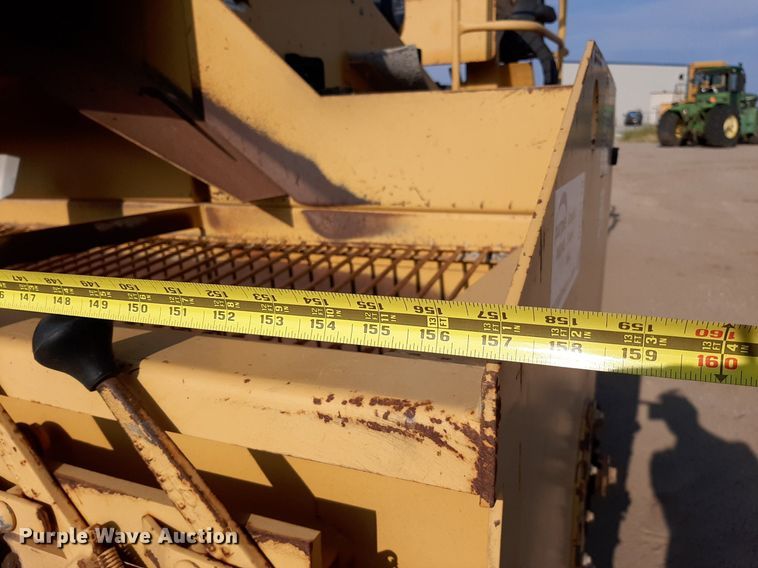 image for item DO3119 Etnyre FWD  chip spreader