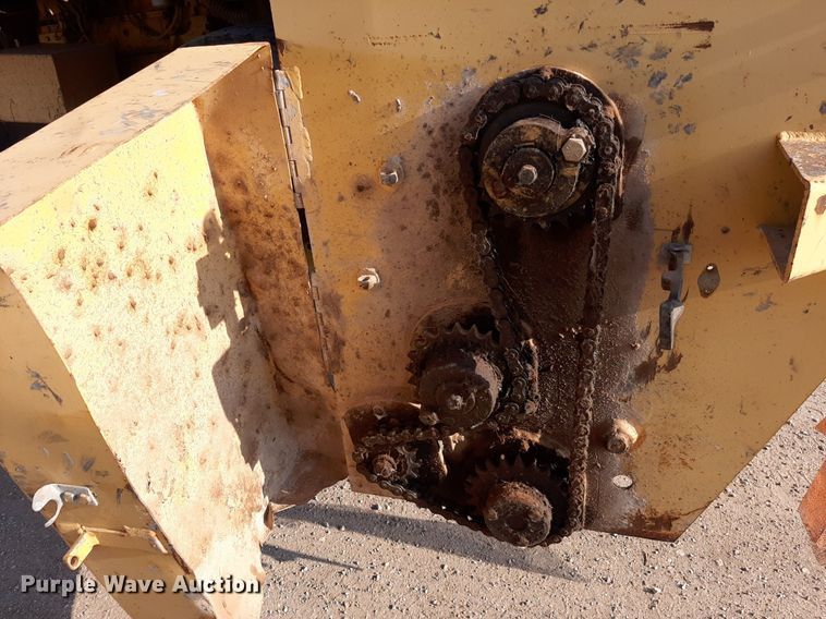 image for item DO3119 Etnyre FWD  chip spreader