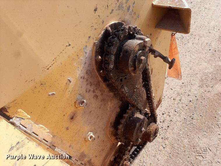 image for item DO3119 Etnyre FWD  chip spreader