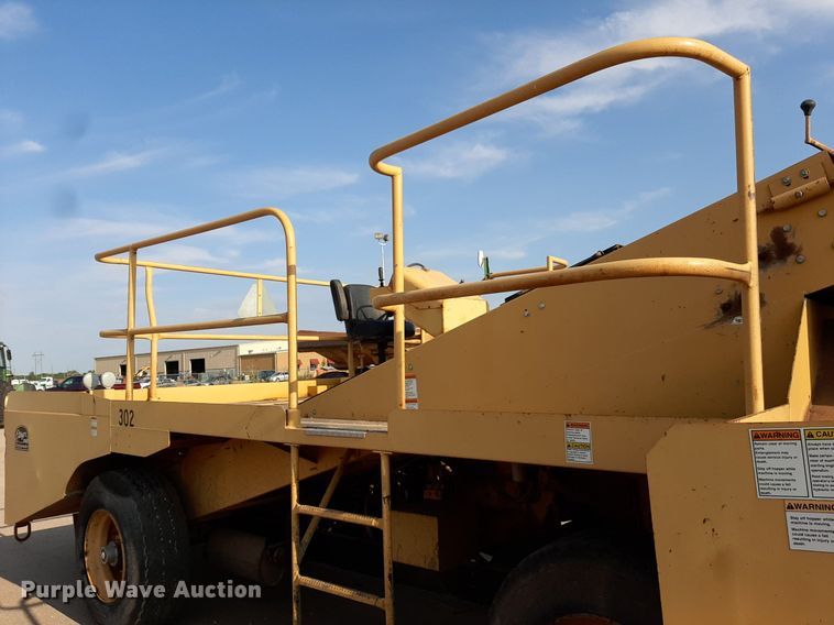 image for item DO3119 Etnyre FWD  chip spreader