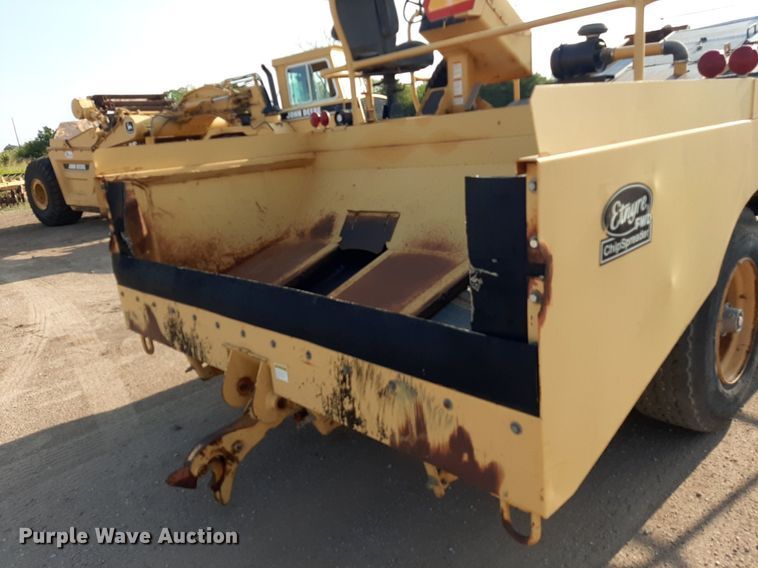 image for item DO3119 Etnyre FWD  chip spreader