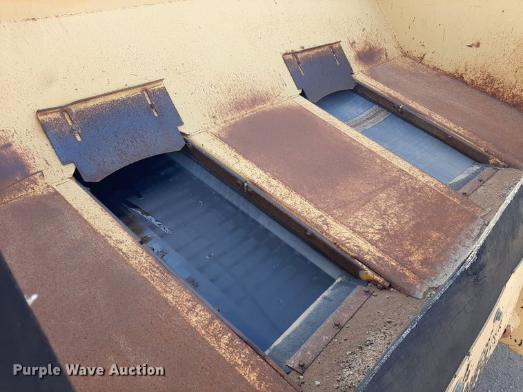 image for item DO3119 Etnyre FWD  chip spreader