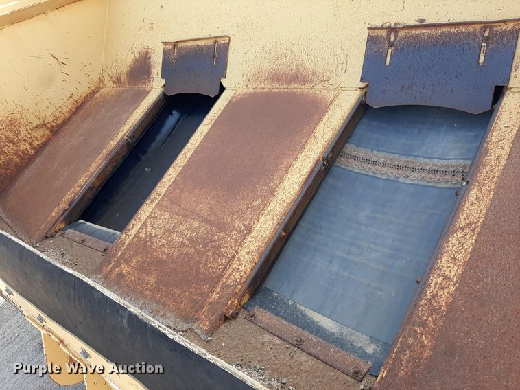 image for item DO3119 Etnyre FWD  chip spreader