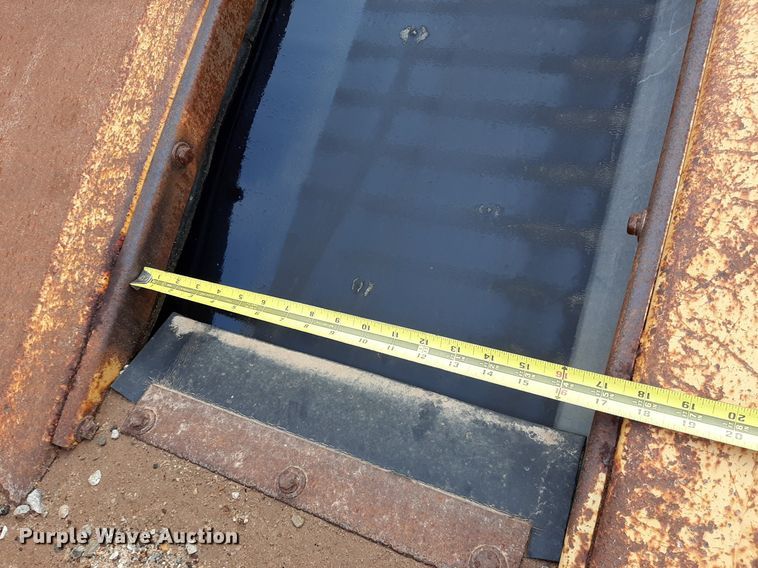 image for item DO3119 Etnyre FWD  chip spreader