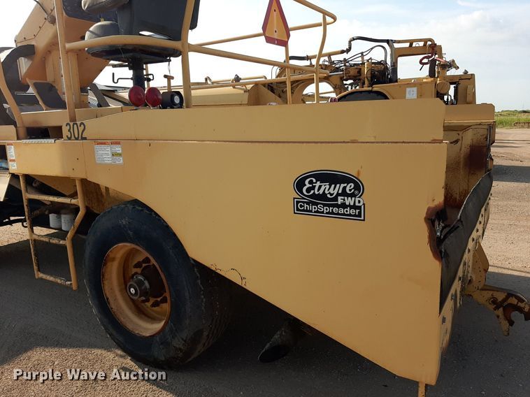 image for item DO3119 Etnyre FWD  chip spreader