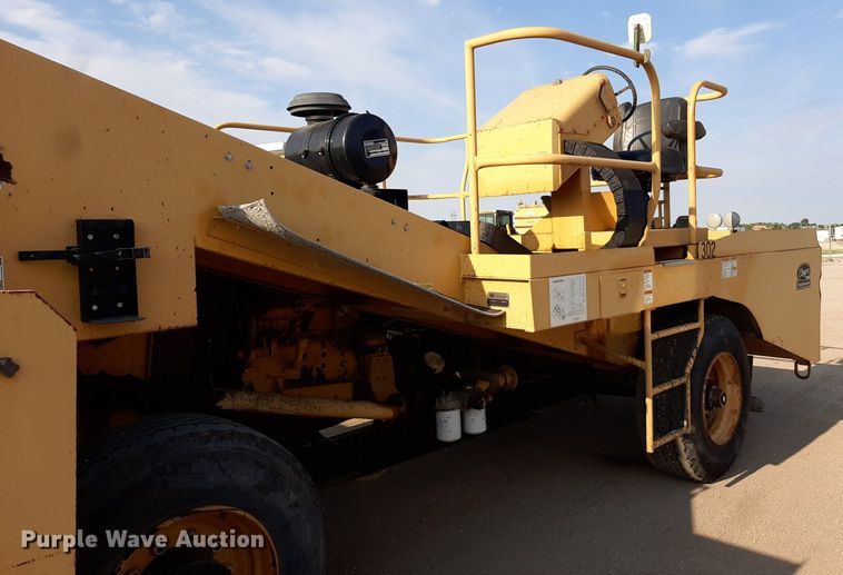 image for item DO3119 Etnyre FWD  chip spreader