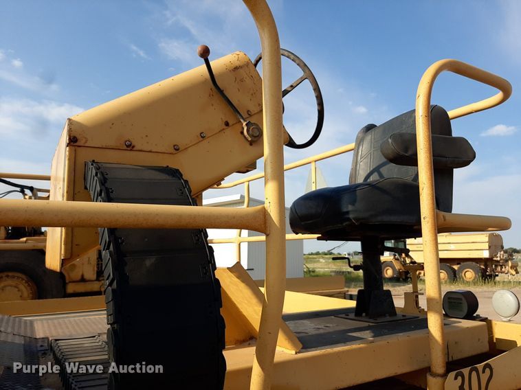 image for item DO3119 Etnyre FWD  chip spreader