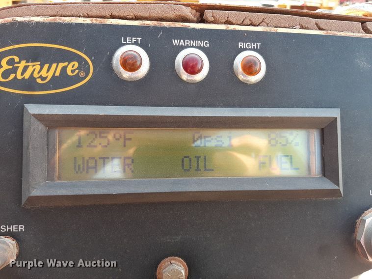 image for item DO3119 Etnyre FWD  chip spreader