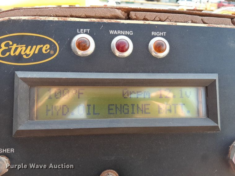 image for item DO3119 Etnyre FWD  chip spreader