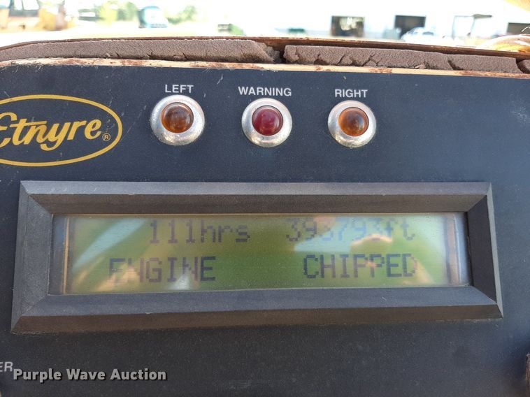 image for item DO3119 Etnyre FWD  chip spreader