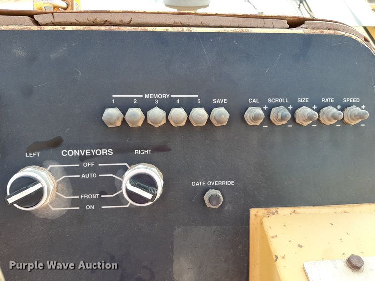 image for item DO3119 Etnyre FWD  chip spreader