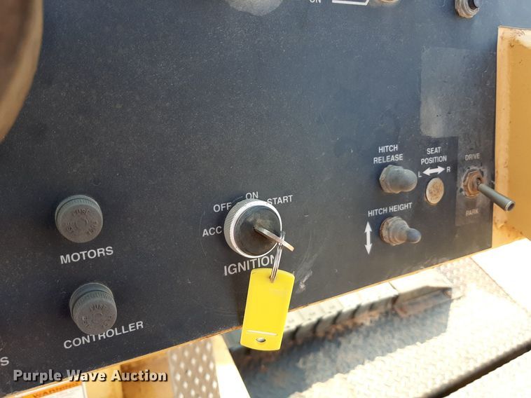 image for item DO3119 Etnyre FWD  chip spreader