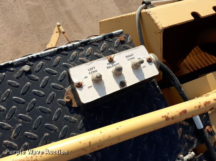 image for item DO3119 Etnyre FWD  chip spreader