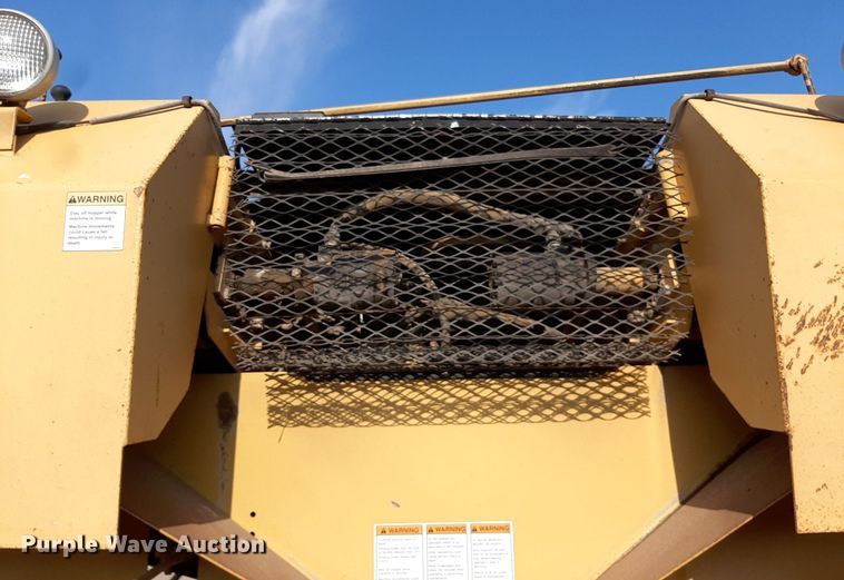 image for item DO3119 Etnyre FWD  chip spreader